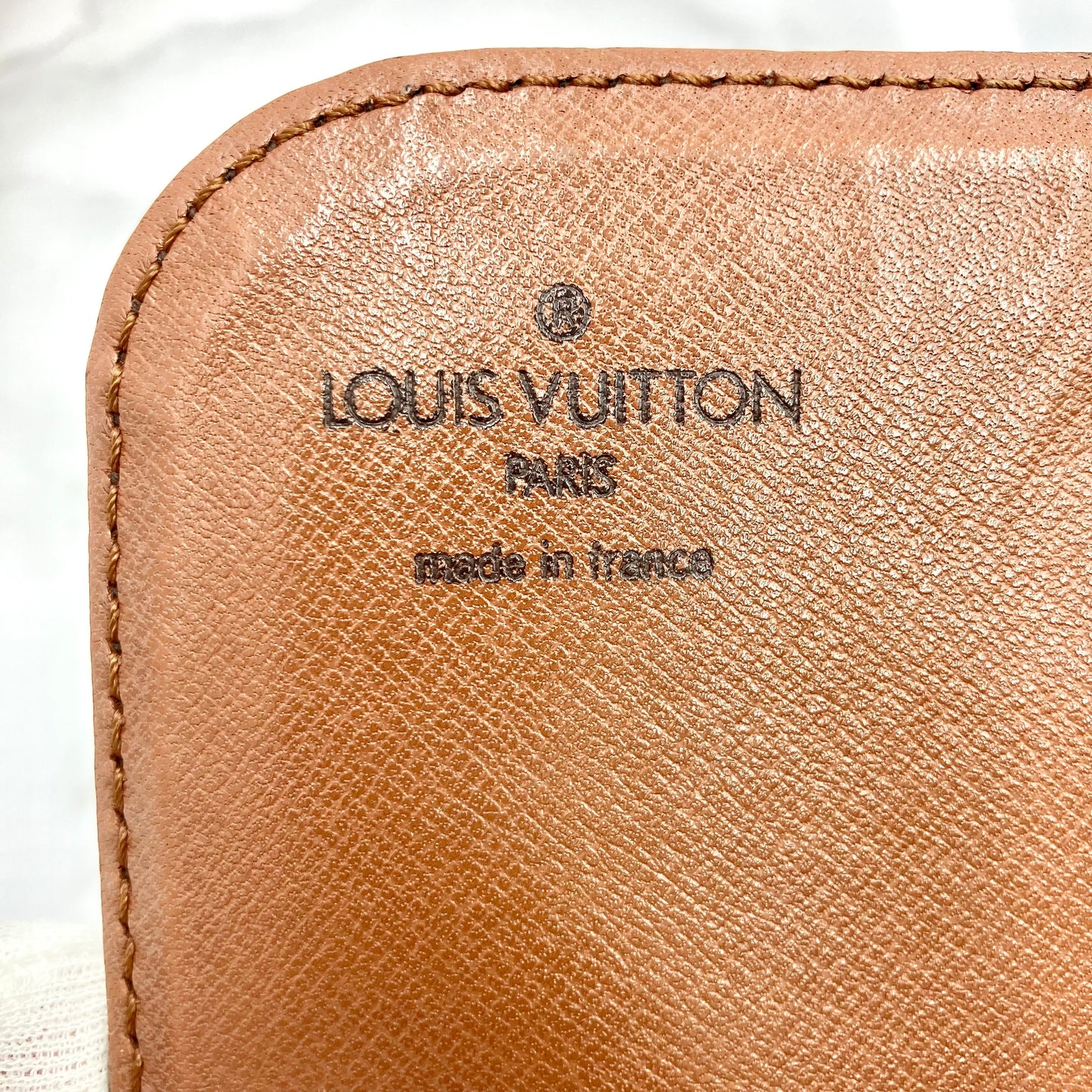 LOUIS VUITTON Monogram carte chele