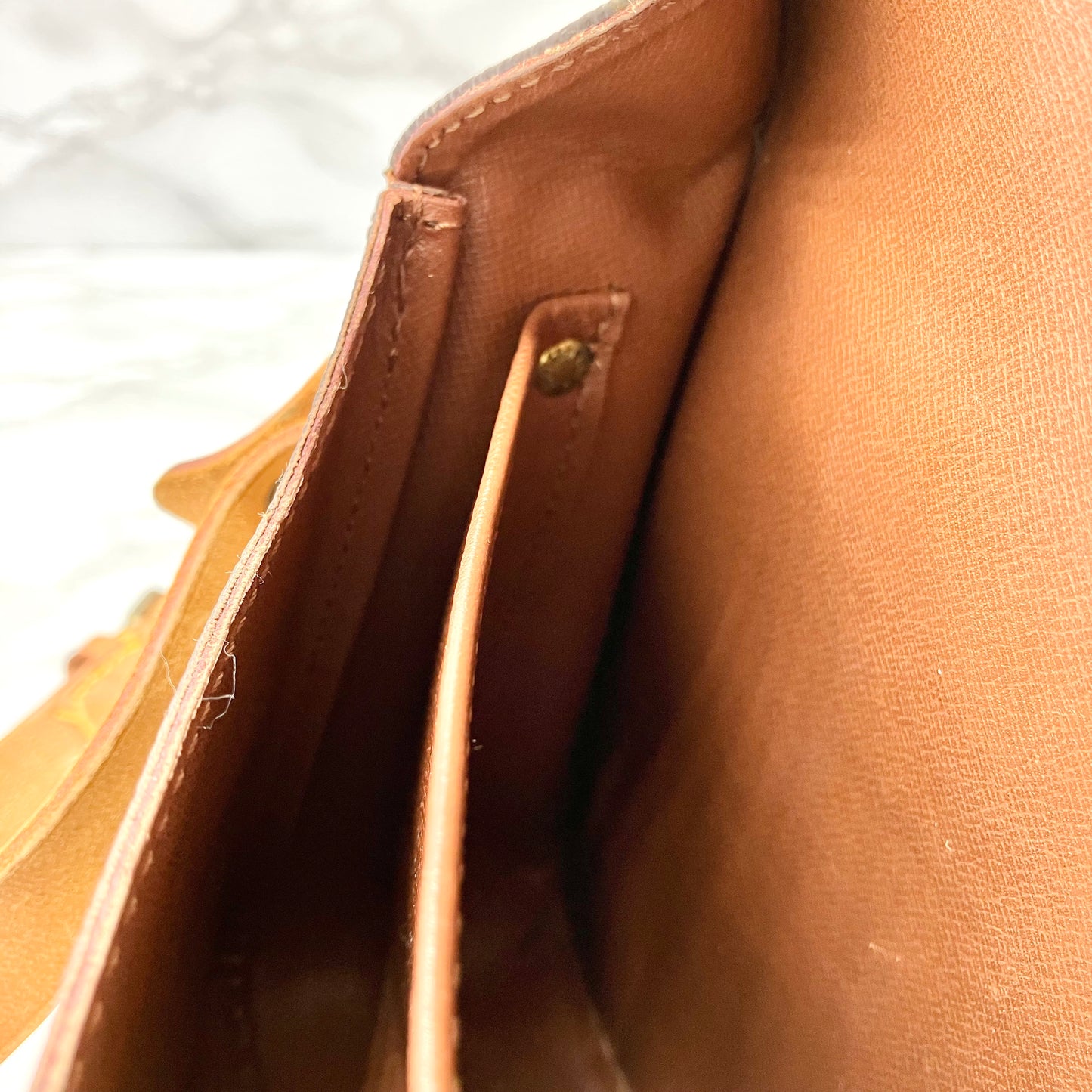 LOUIS VUITTON Monogram carte chele