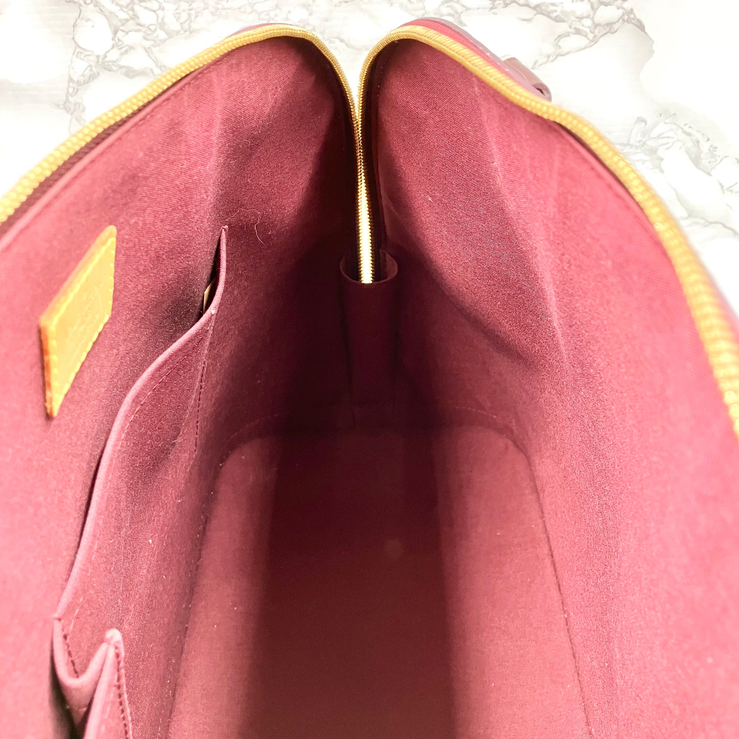 LOUIS VUITTON Vernis Alma MM