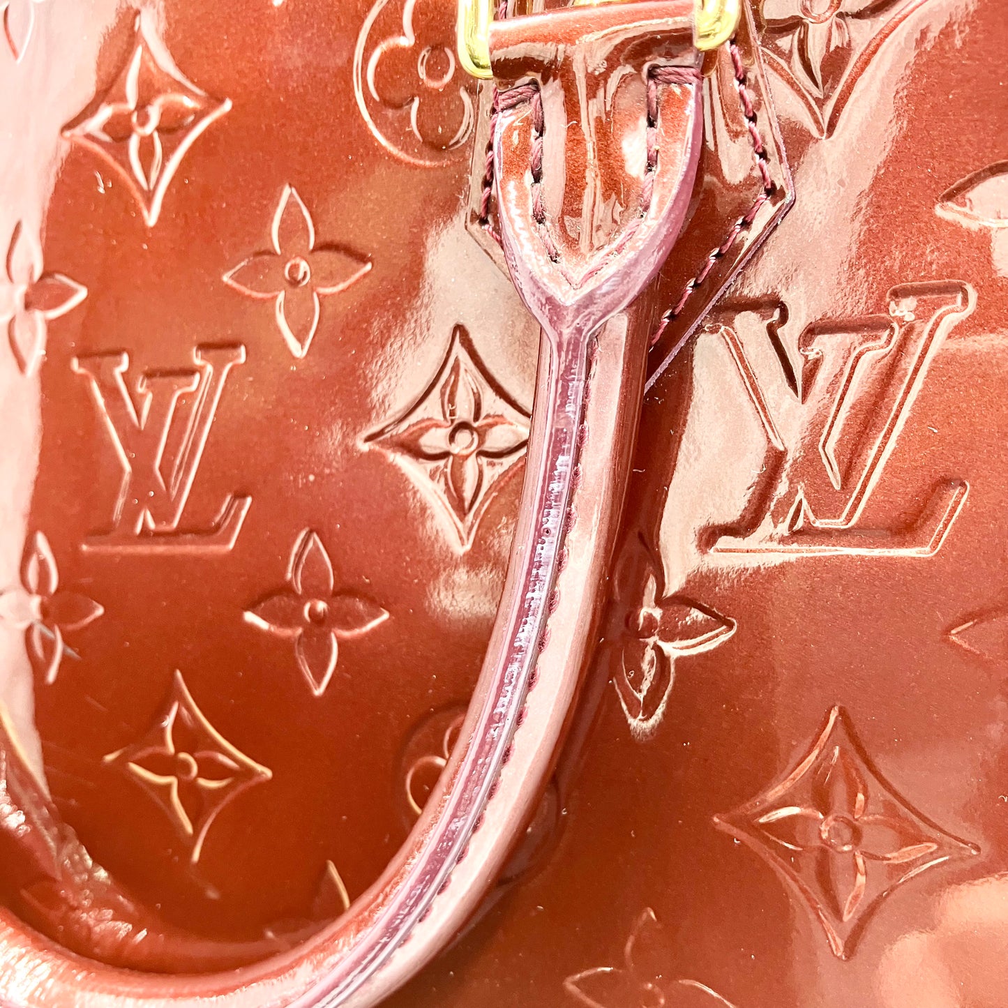 LOUIS VUITTON Vernis Alma MM