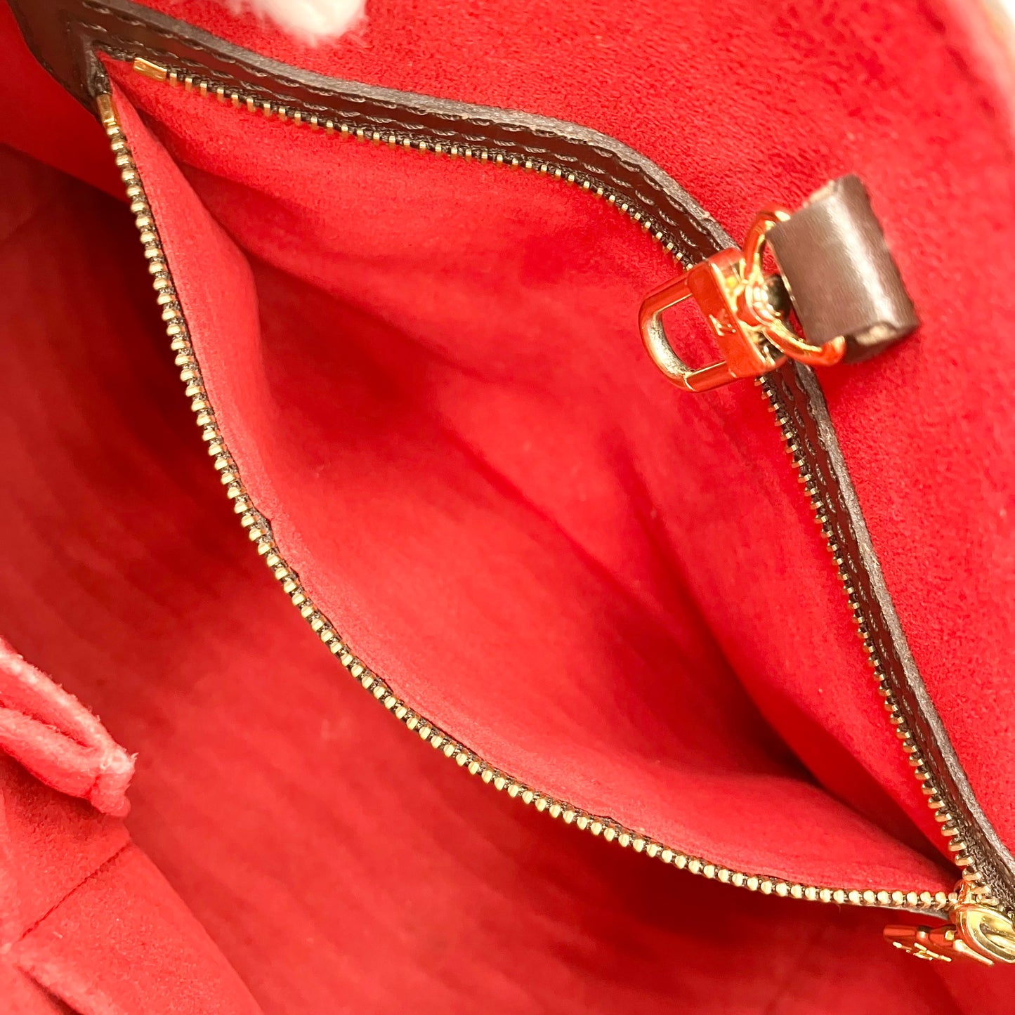 LOUIS VUITTON Damier Hampstead