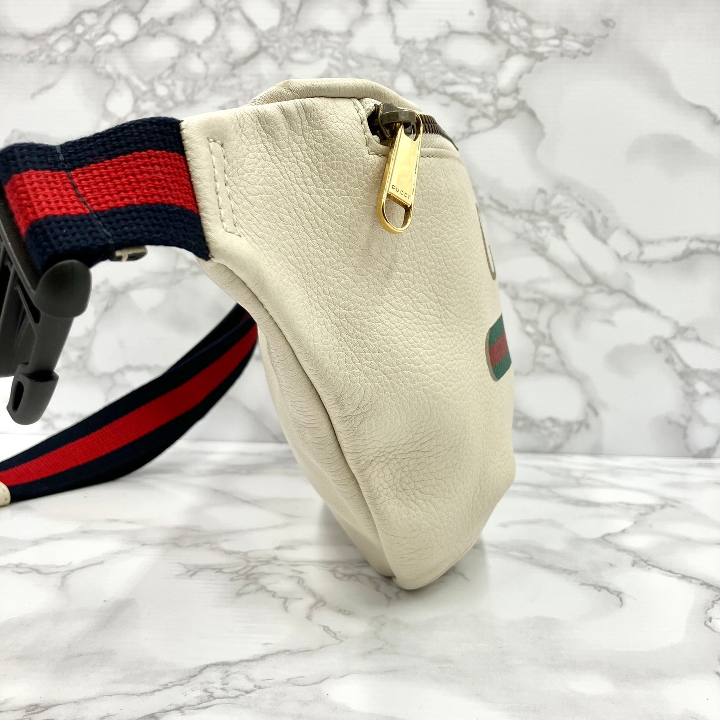 GUCCI Sherry Line Logo Print Body Bag