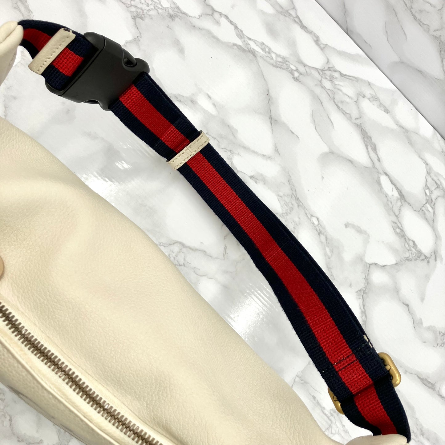 GUCCI Sherry Line Logo Print Body Bag