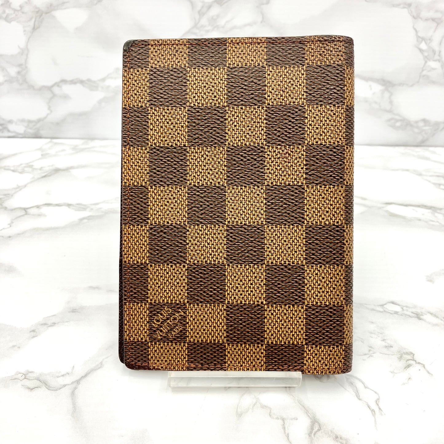 LOUIS VUITTON Damier passport case