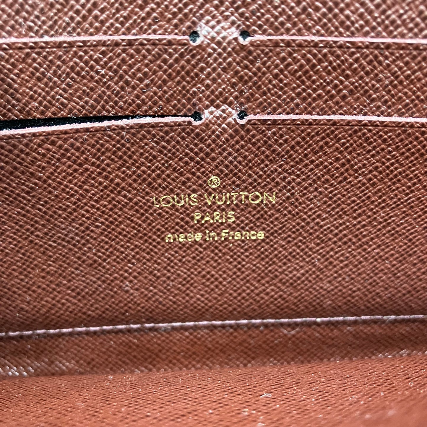 LOUIS VUITTON zippy wallet