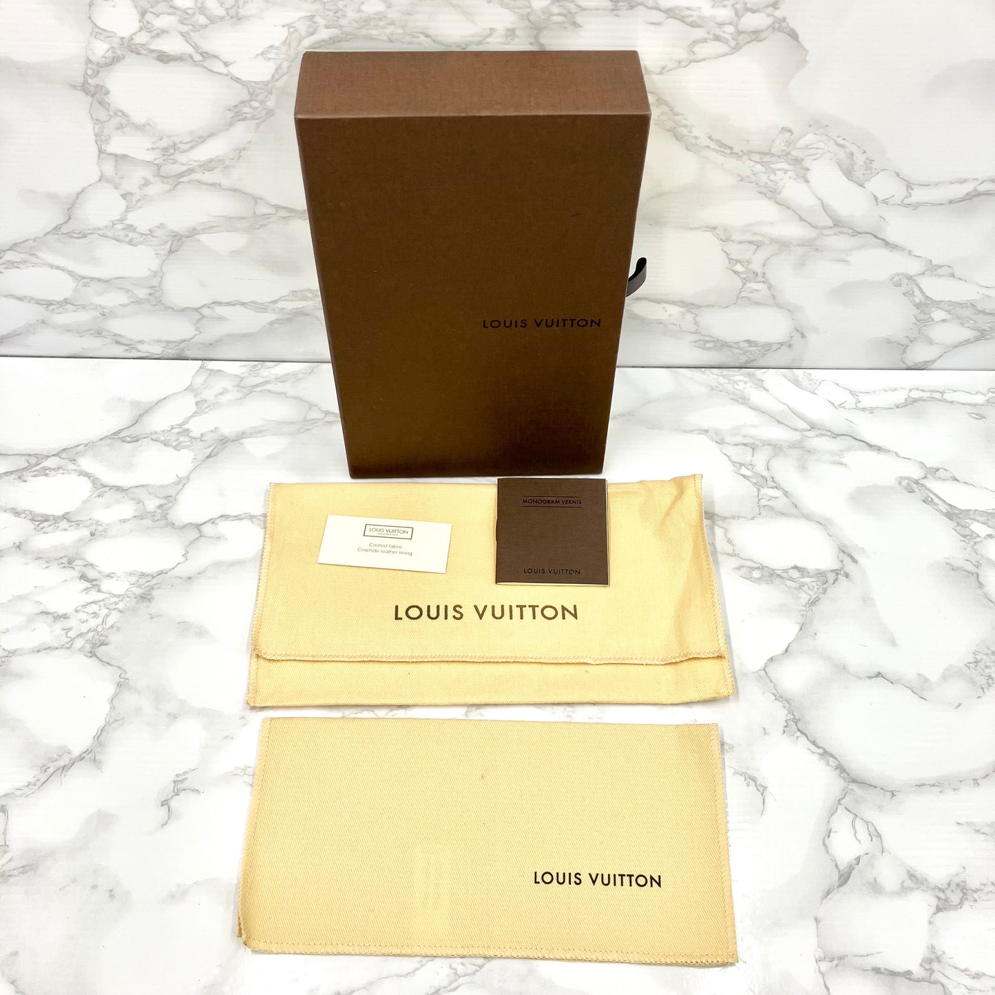 LOUIS VUITTON zippy wallet