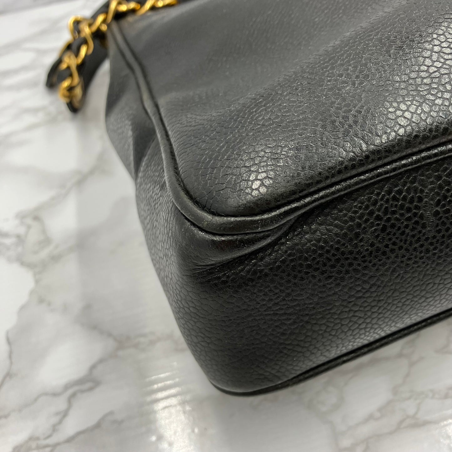 CHANEL Caviar skin Chain tote bag