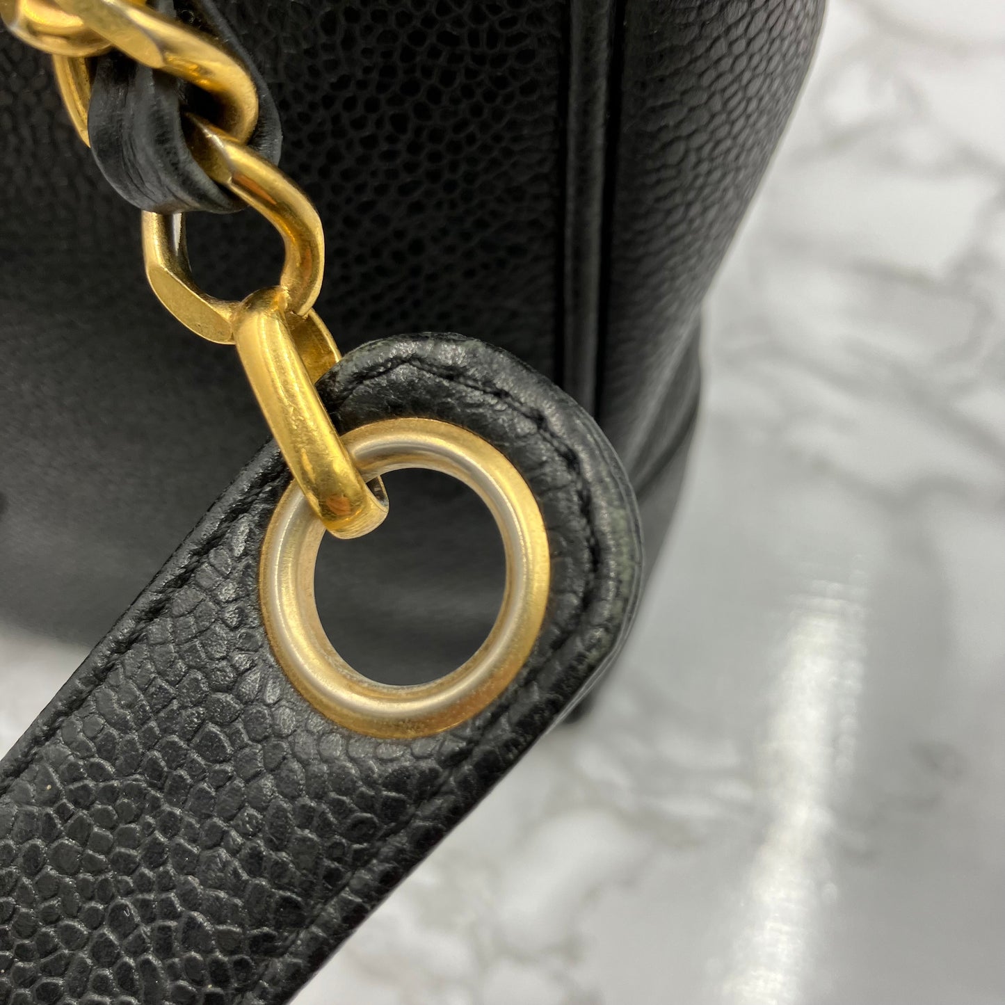 CHANEL Caviar skin Chain tote bag