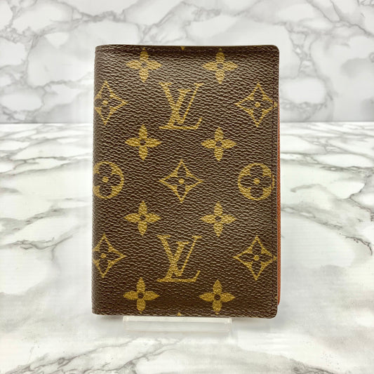 LOUIS VUITTON Monogram passport case