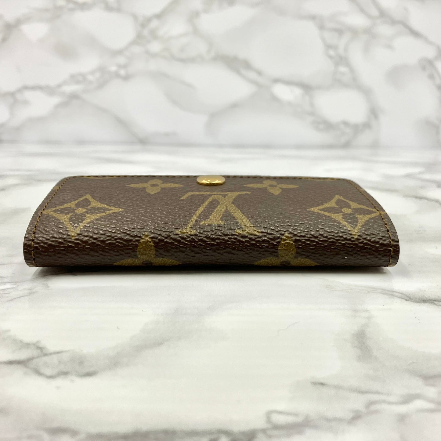 LOUIS VUITTON Monogram Key case, 6 keys