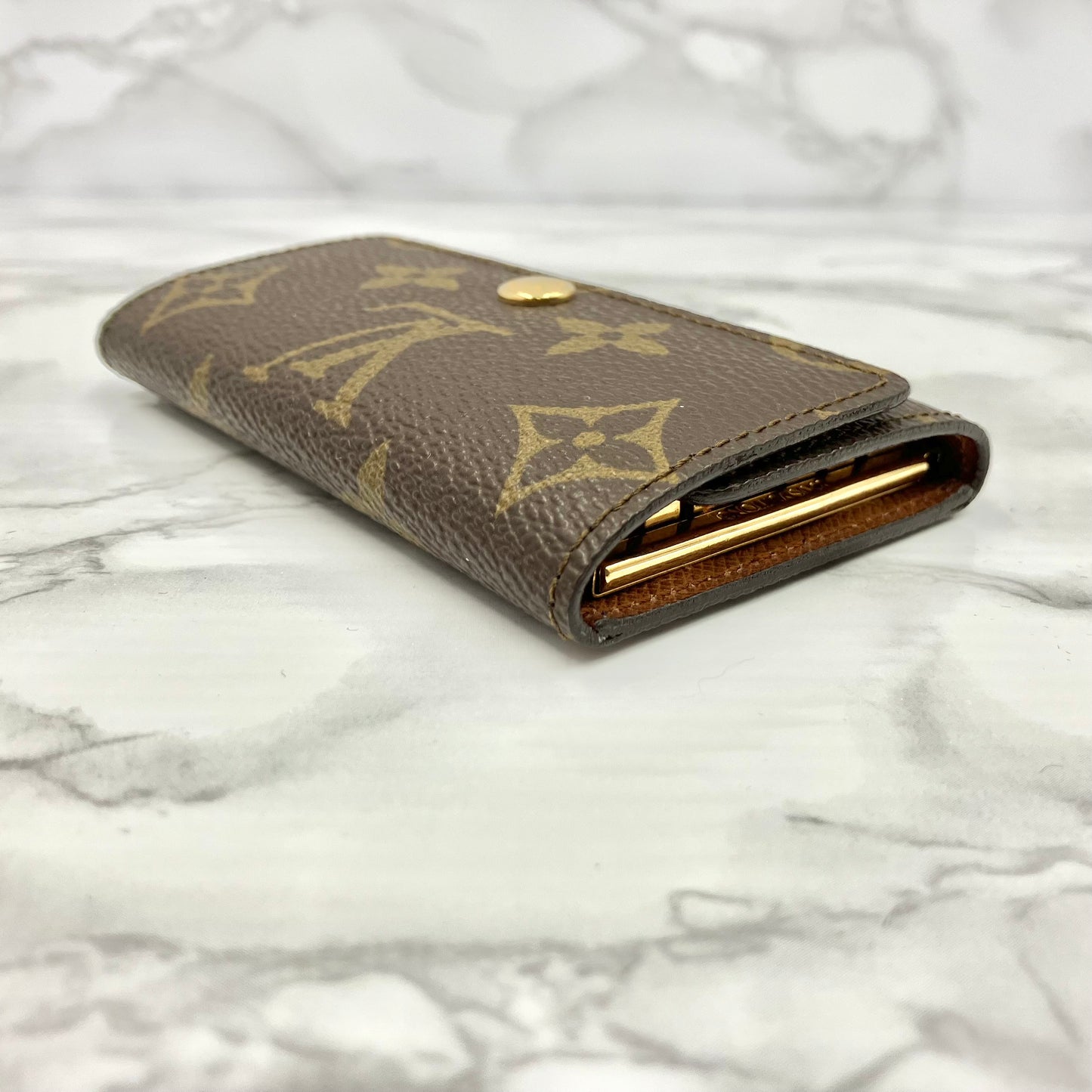 LOUIS VUITTON Monogram Key case, 6 keys