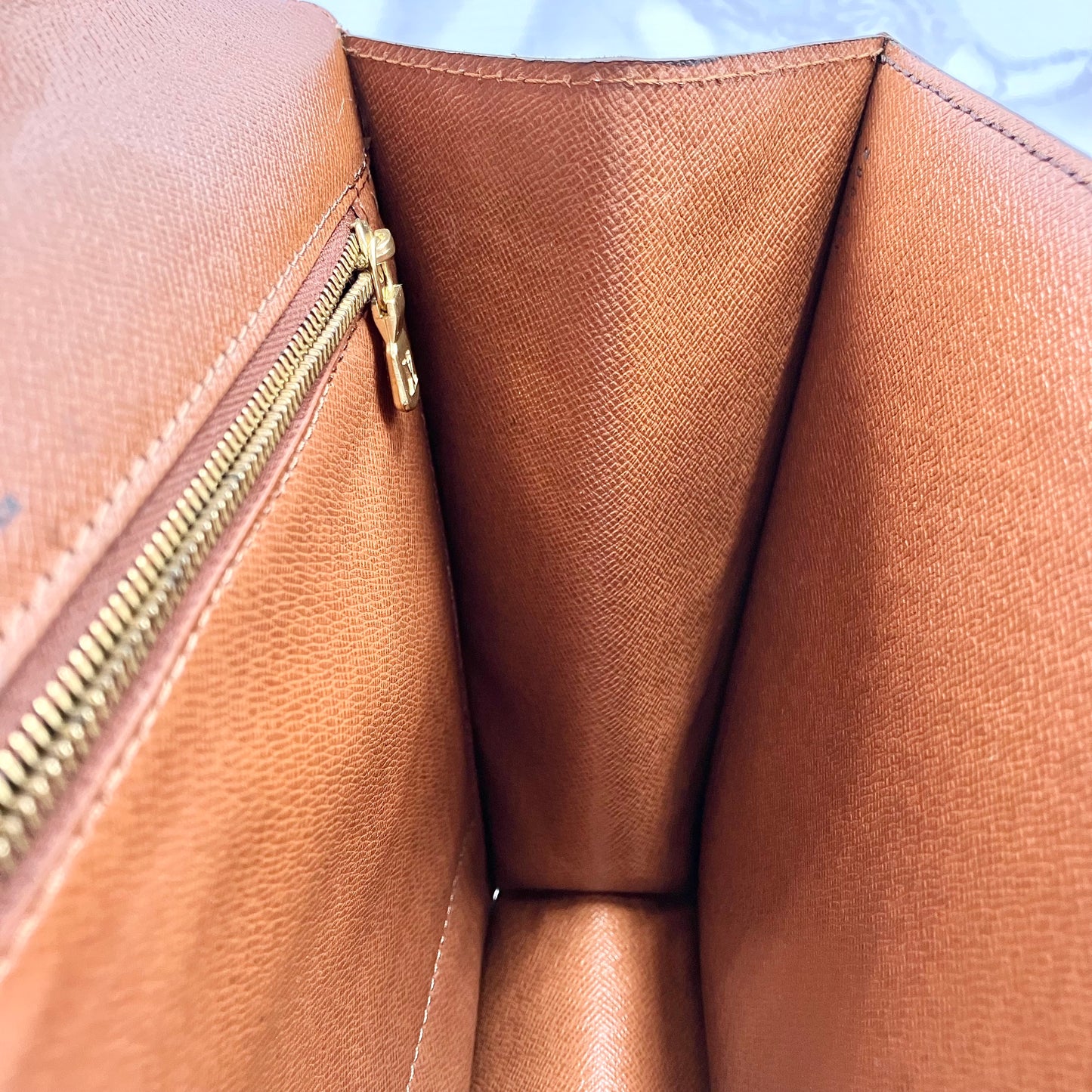 LOUIS VUITTON Monogram monceau