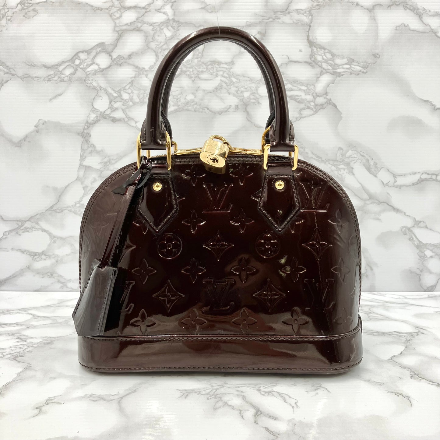 LOUIS VUITTON Alma BB vernis