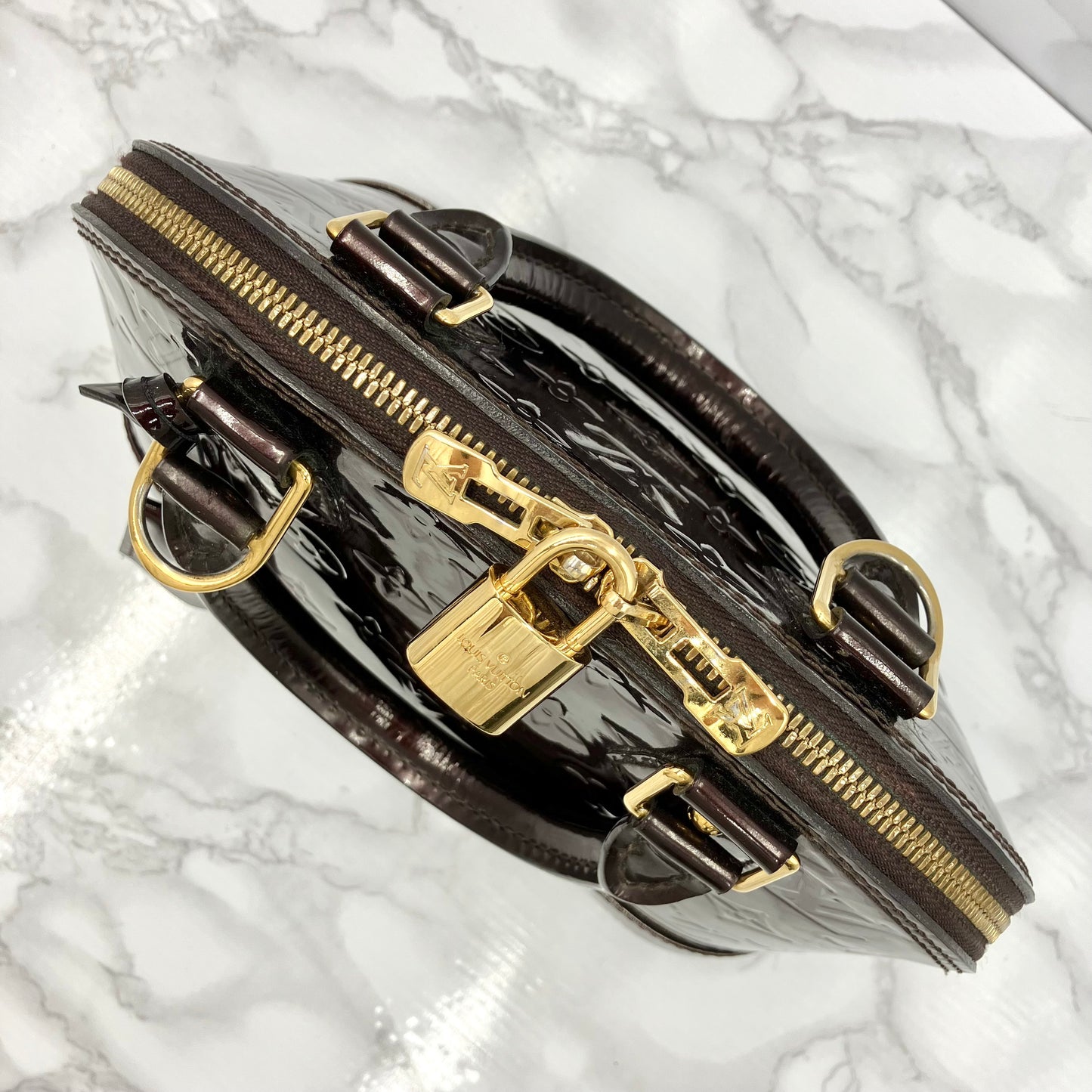 LOUIS VUITTON Alma BB vernis