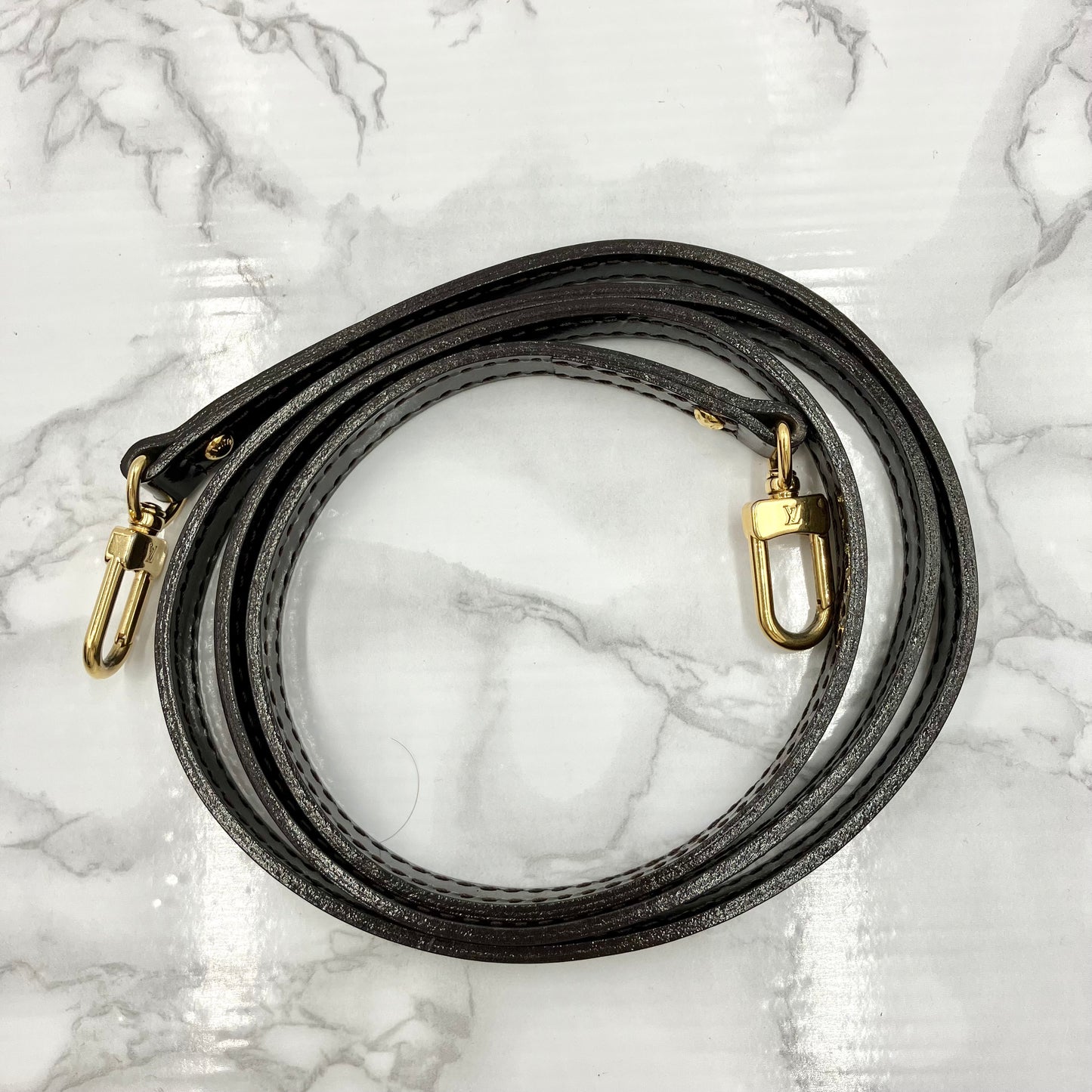 LOUIS VUITTON Alma BB vernis