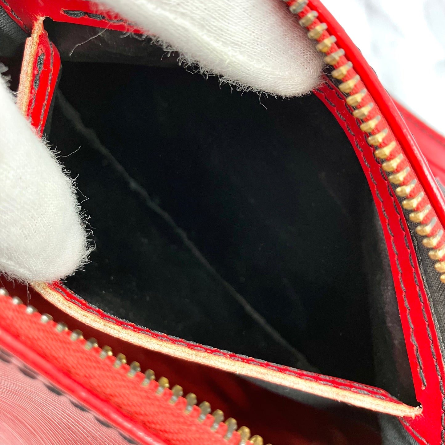 LOUIS VUITTON Epi Sppedy 25