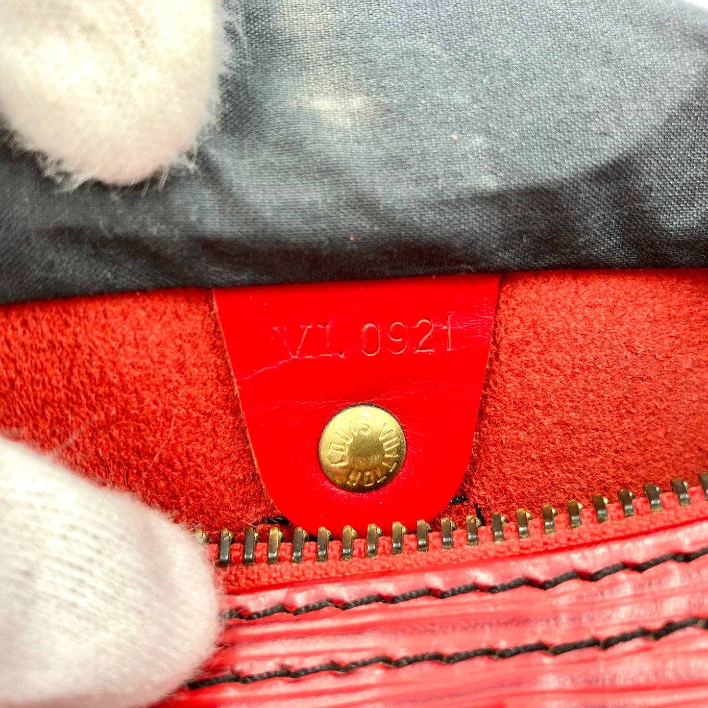 LOUIS VUITTON Epi Sppedy 25