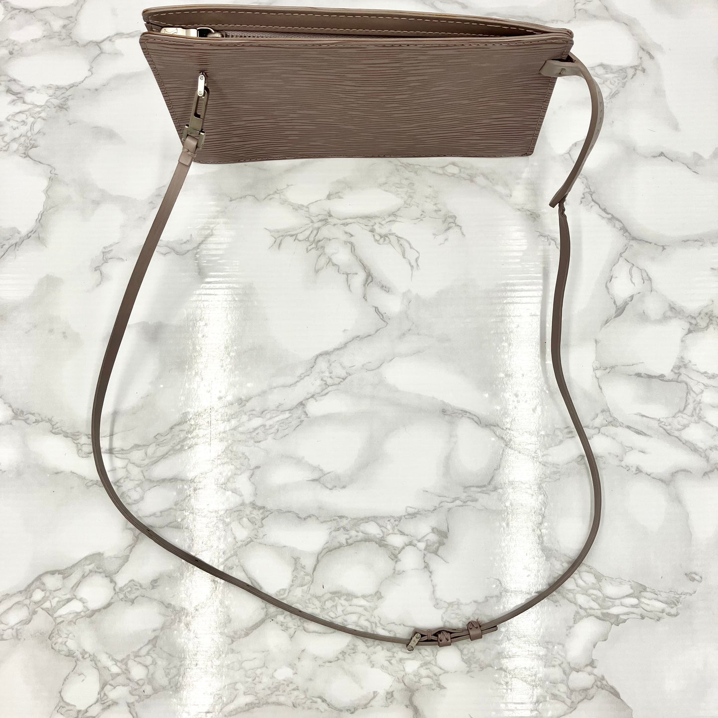 LOUIS VUITTON Epi shoulder bag