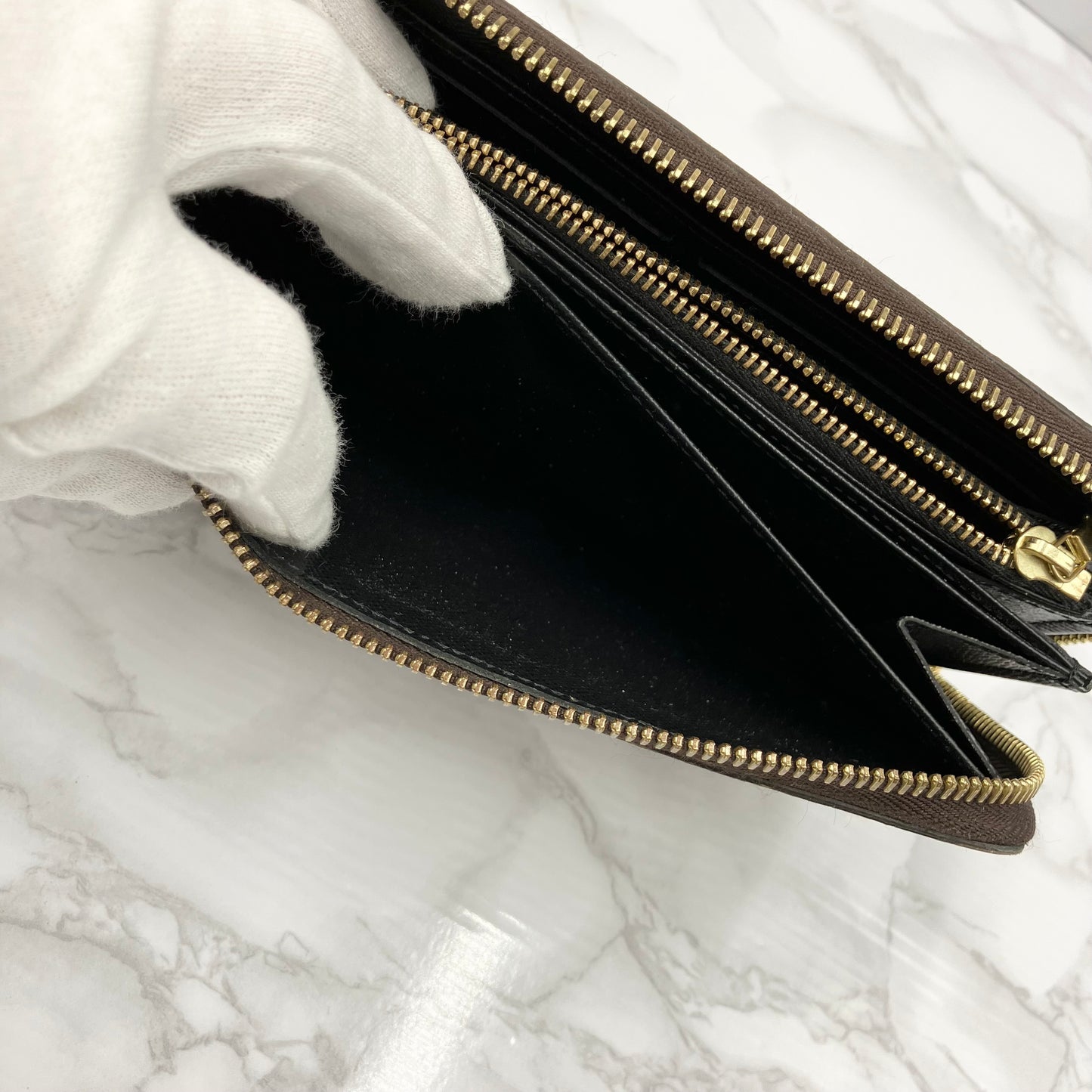 LOUIS VUITTON Monogram Reverse Zippy Wallet (RFID)