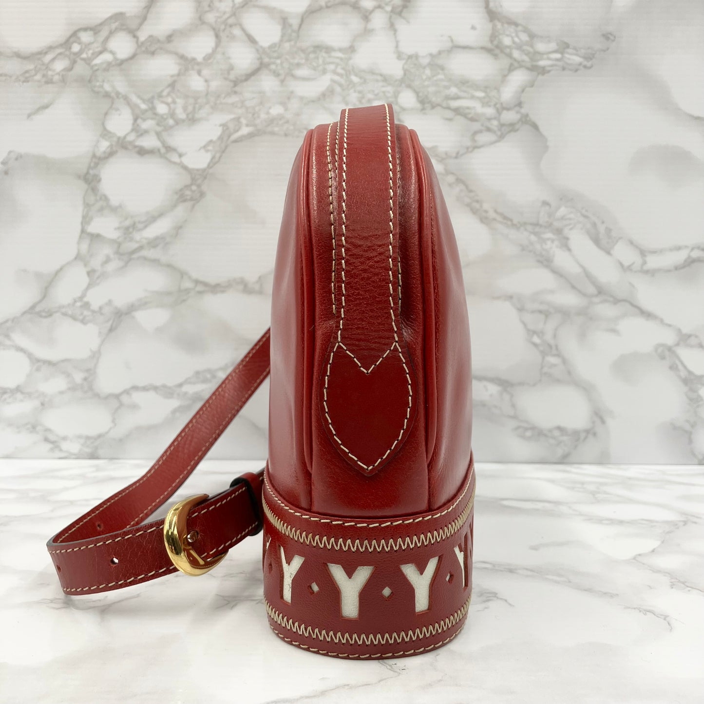 Yves Saint Laurent Leather shoulder bag