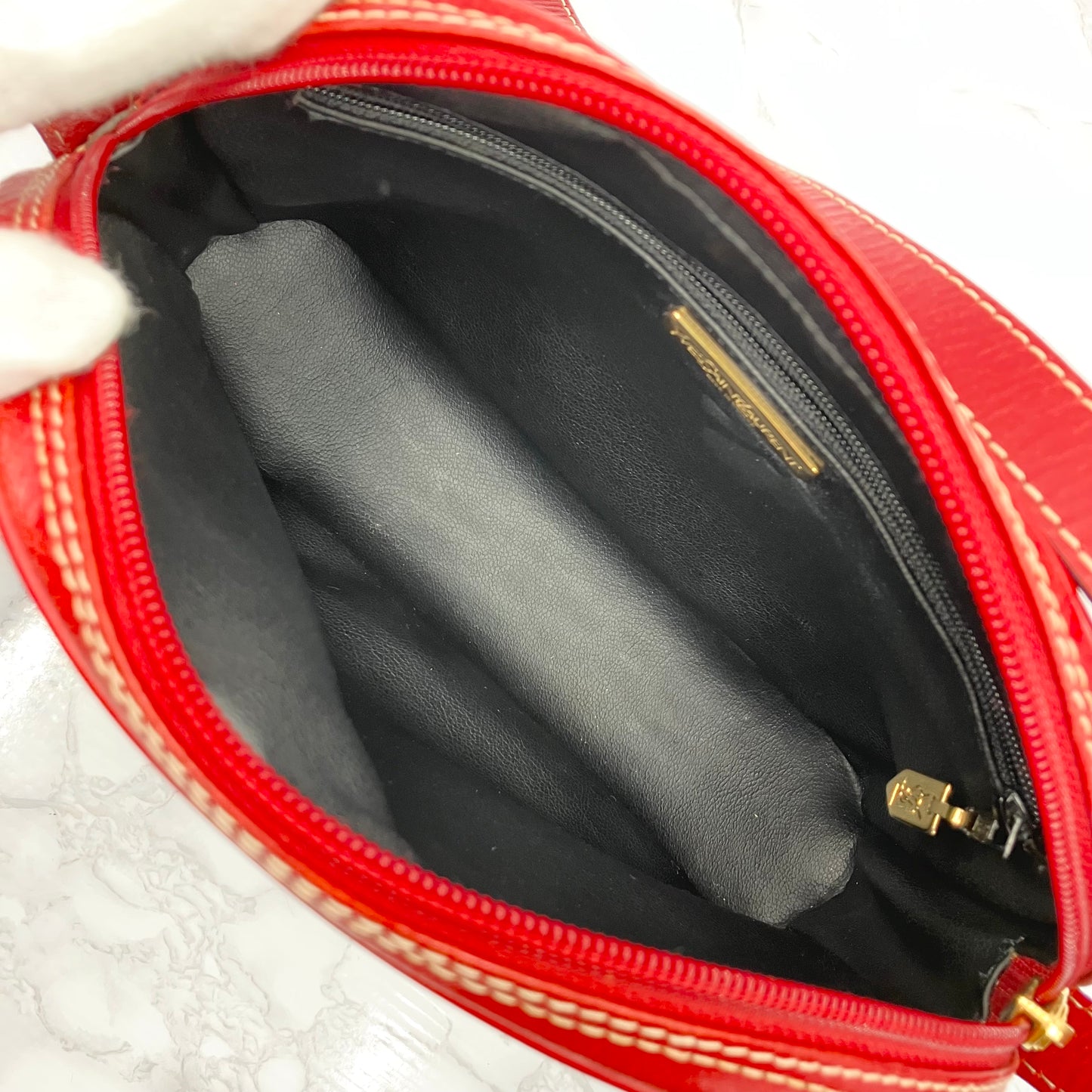 Yves Saint Laurent Leather shoulder bag